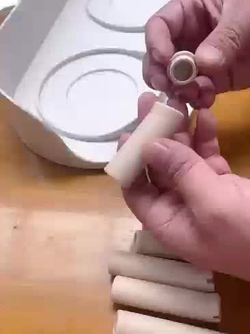 Station d’Alimentation Double Antidérapante avec Rebords – Plastique