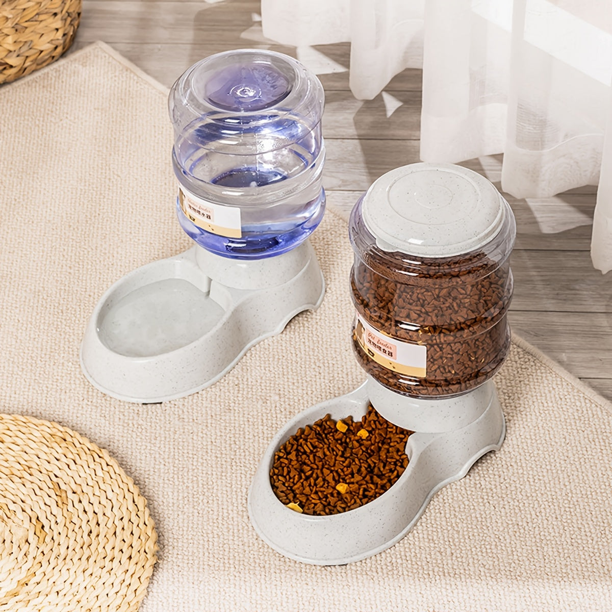 Distributeur Automatique Eau ou Croquettes pour Petits Chiens ou Chats