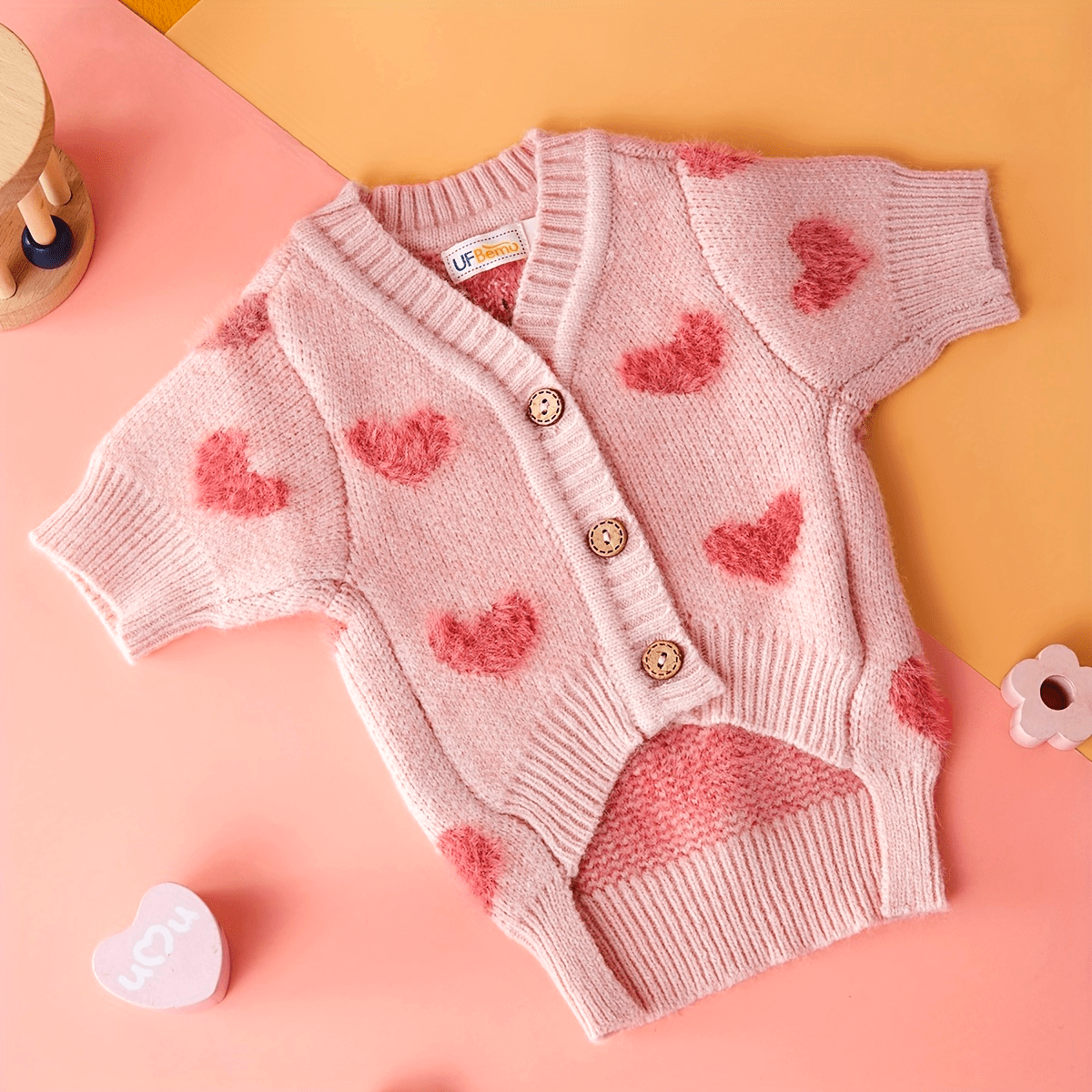 Cardigan Rose à Cœurs pour Chiens et Chats – Tricot Doux Boutonné