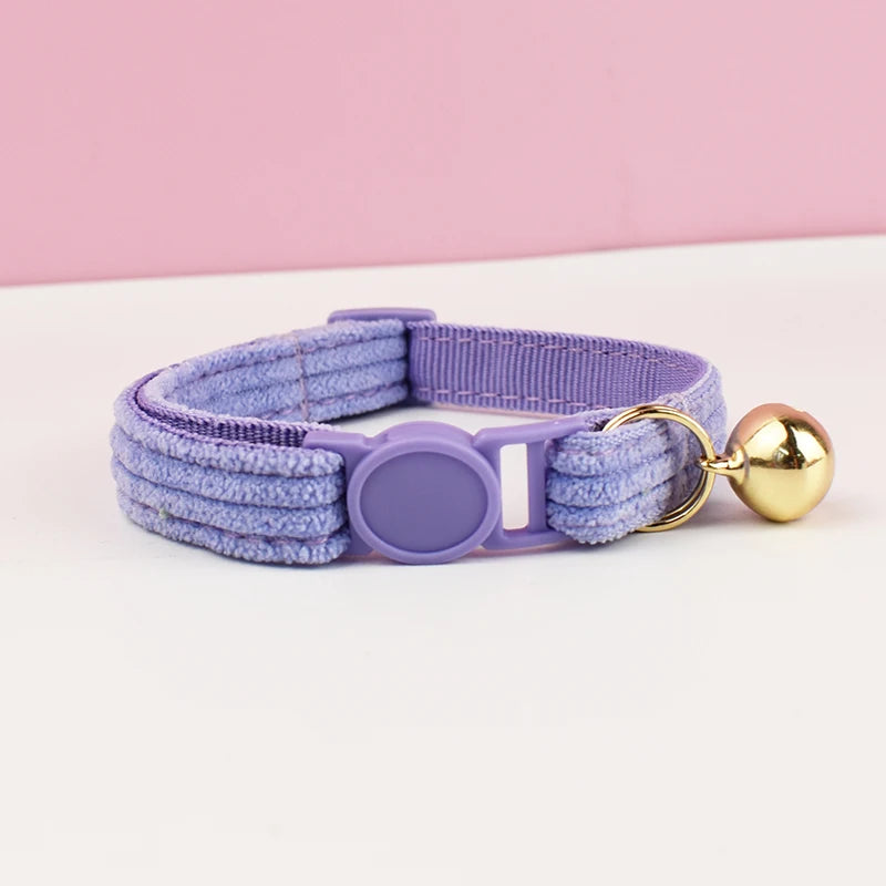Collier Chat en Velours Côtelé avec Nœud Papillon et Clochette Dorée