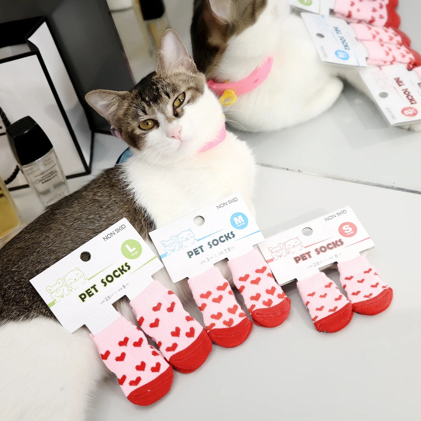 Chaussettes Antidérapantes pour Chiens et Chats – Lot de 4