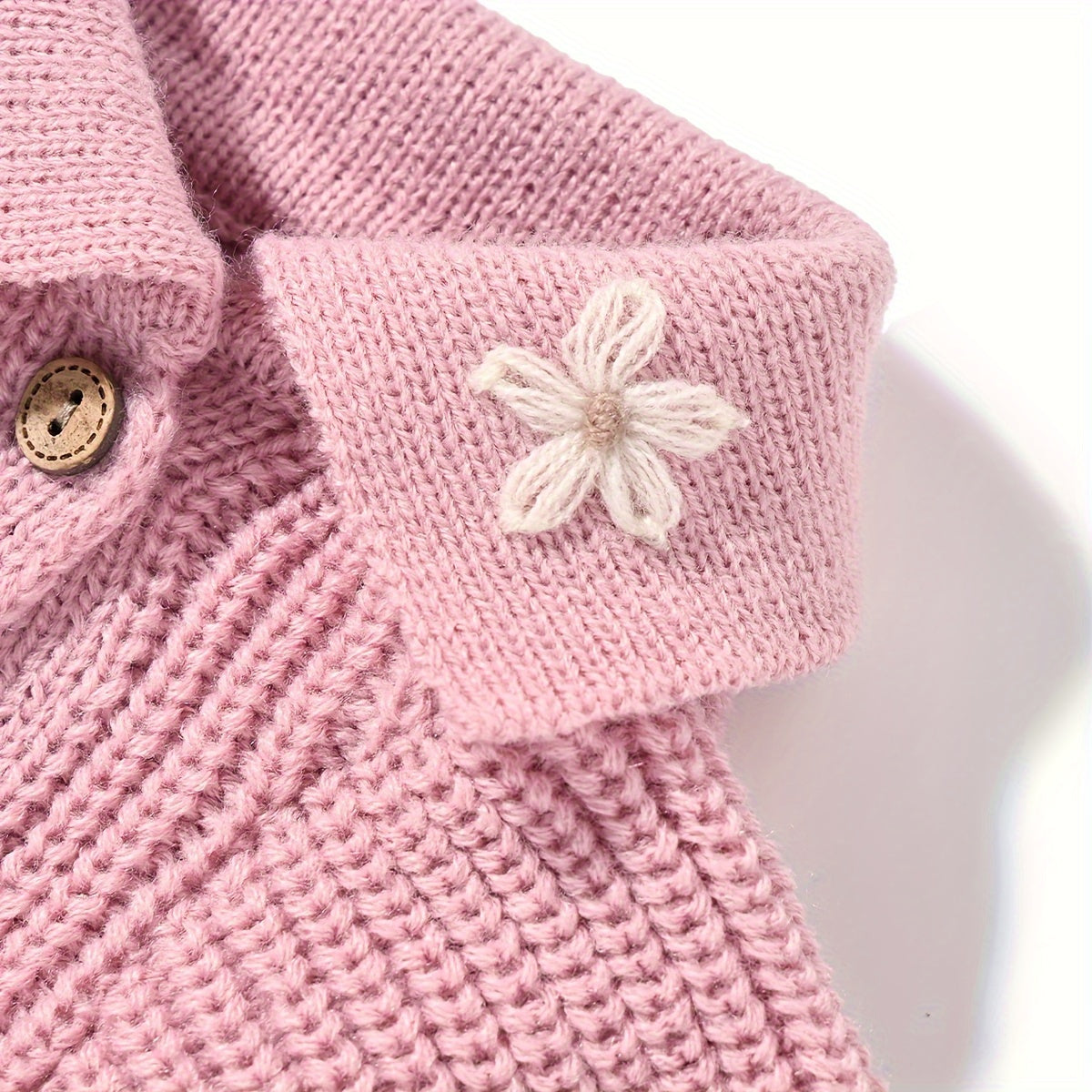 Pull Tricoté avec Boutons Fleur pour Chiens et Chats – Cardigan Rose ou Bleu à Col Replié