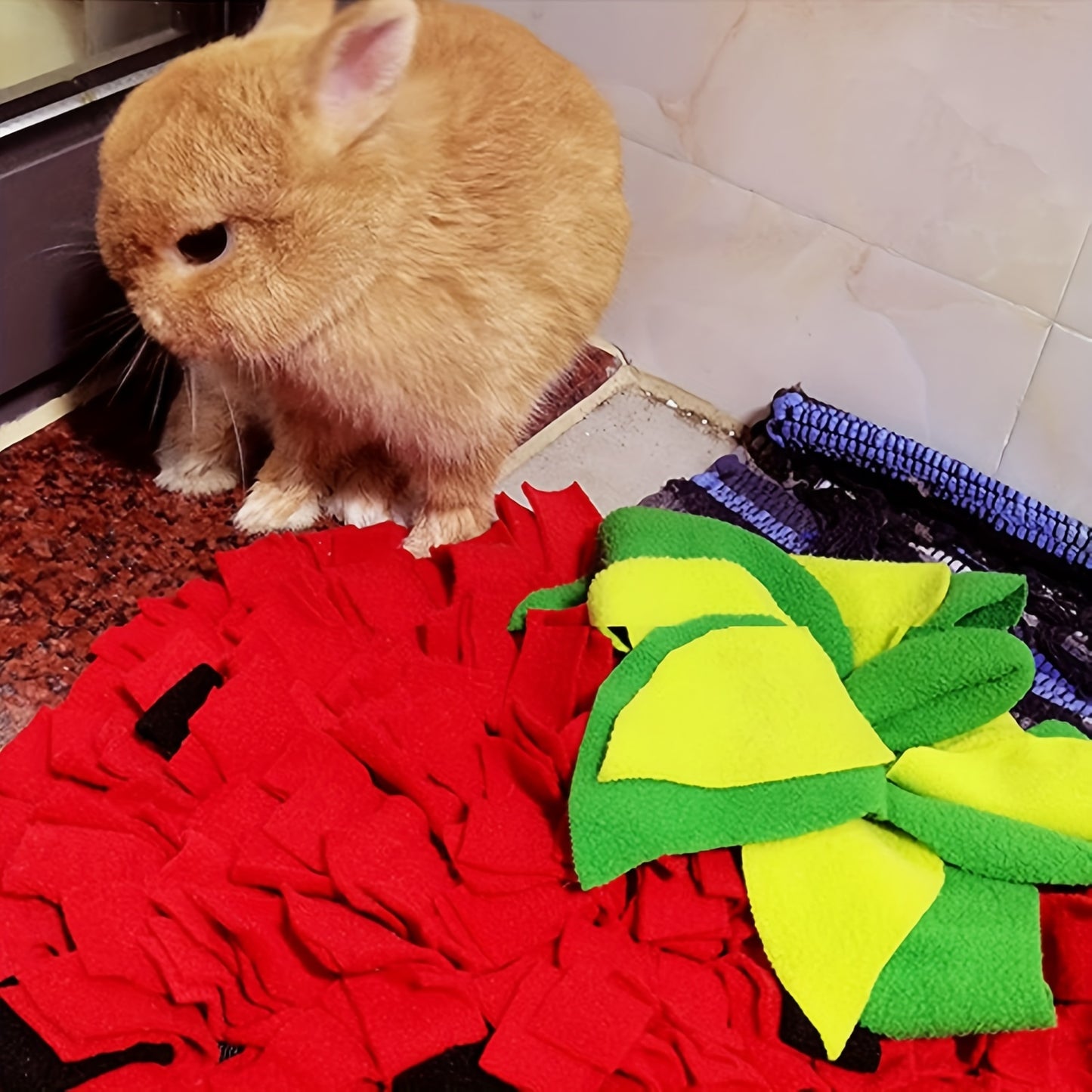 Tapis de Fouille Fraise en Polaire pour Chiens et Chats