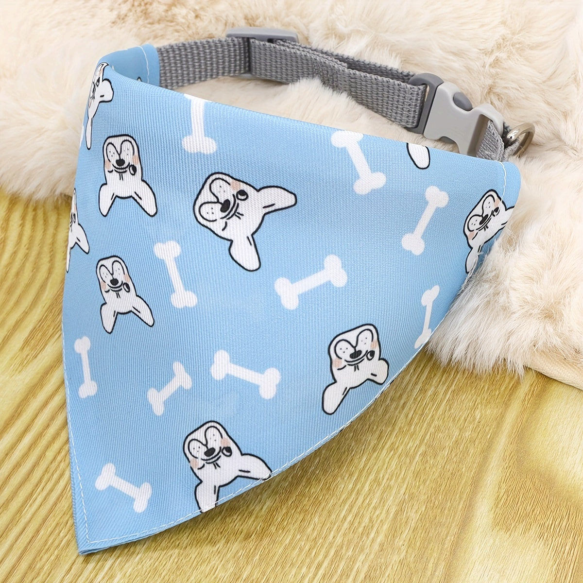 Bandana Nœud Cartoon pour Chiens avec Fermeture Sécurisée
