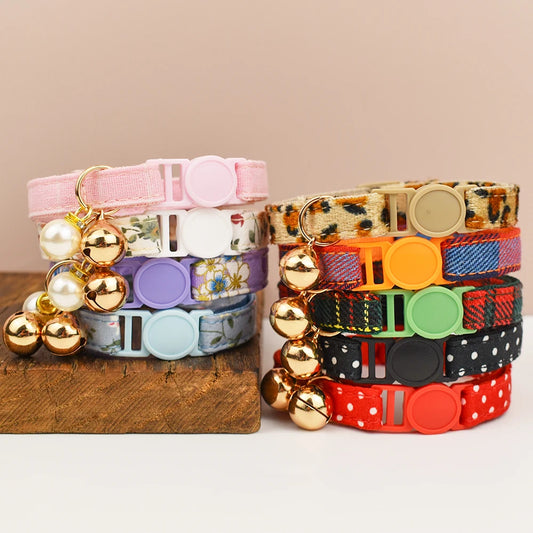 Collier Chat Ajustable avec Nœud Papillon et Clochette Dorée