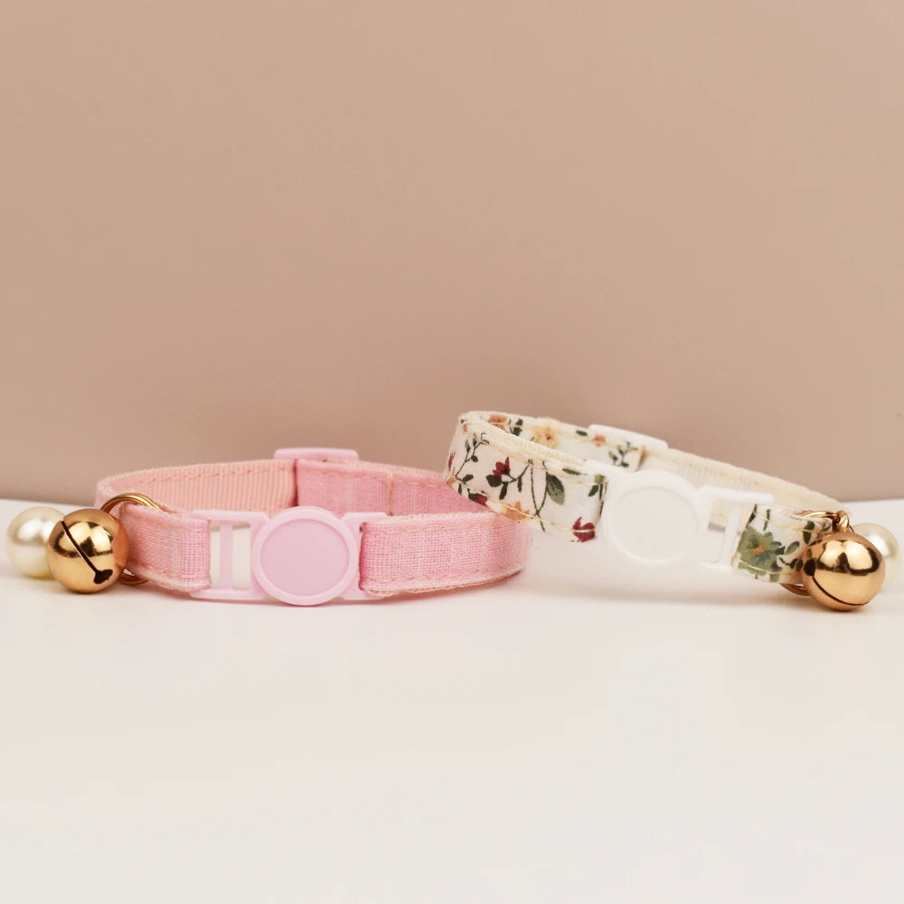 Collier Chat Ajustable avec Nœud Papillon et Clochette Dorée