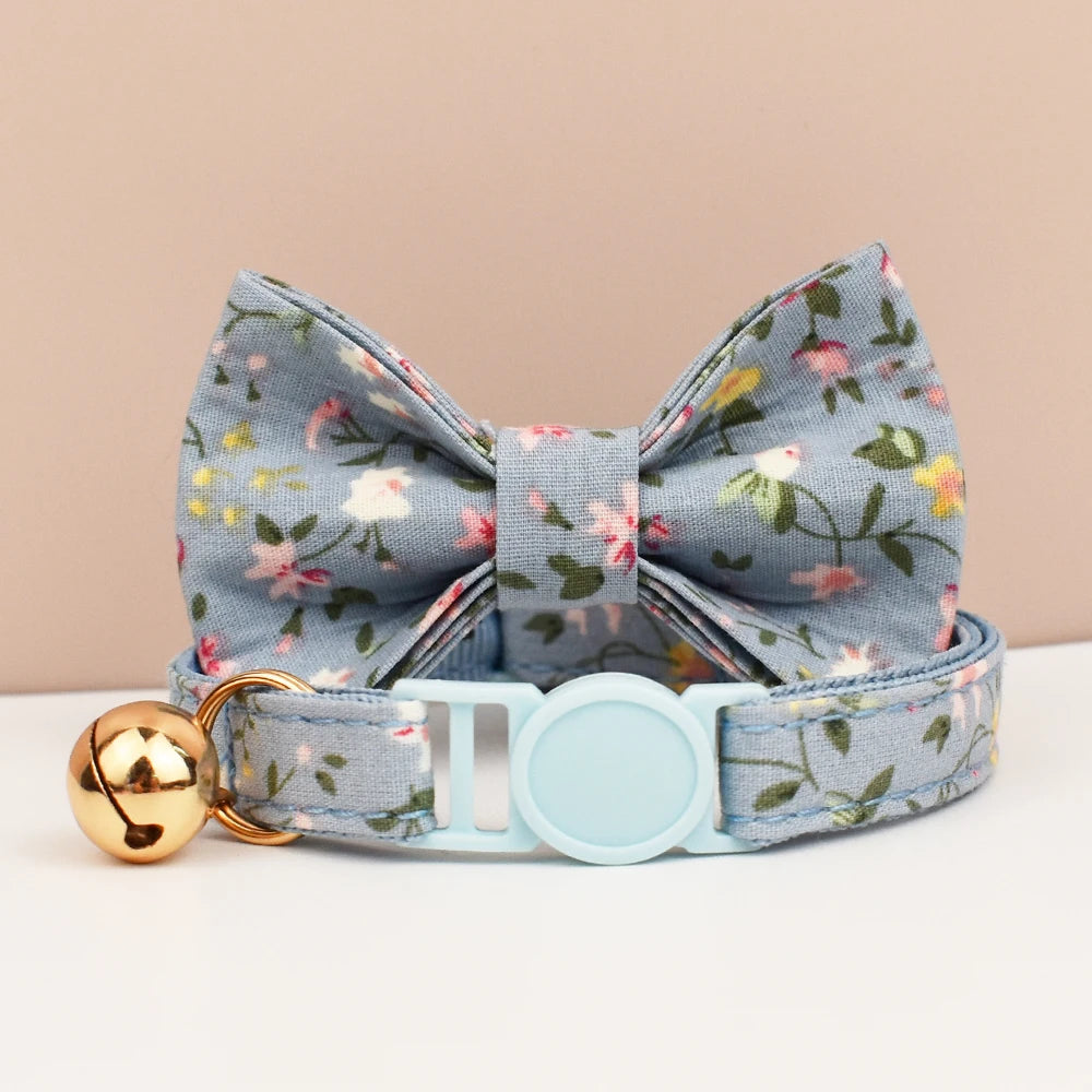 Collier Chat Ajustable avec Nœud Papillon et Clochette Dorée