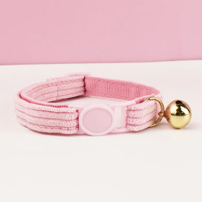 Collier Chat en Velours Côtelé avec Nœud Papillon et Clochette Dorée