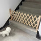 Barrière Extensible en Bois Naturel pour Chiens – Plusieurs Tailles