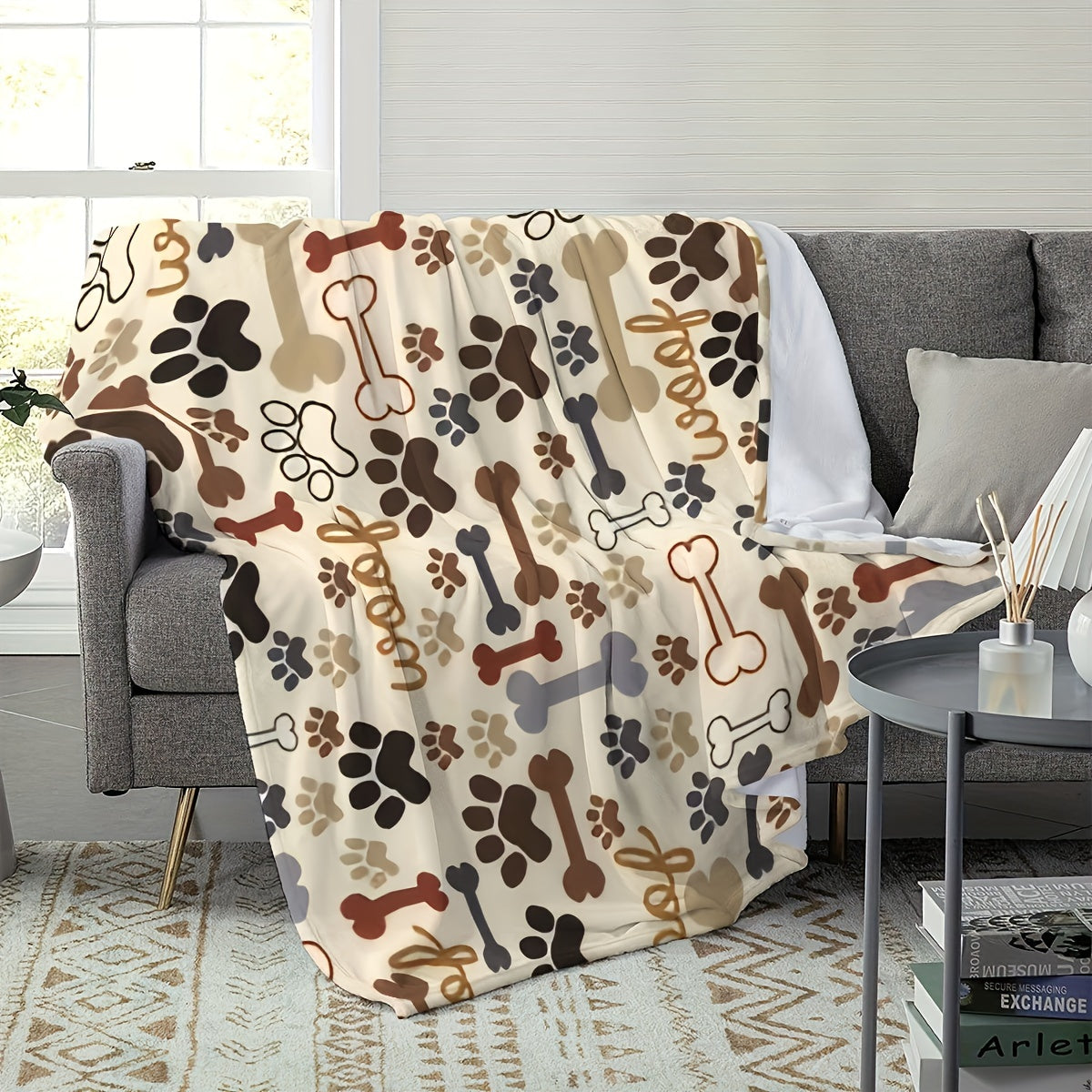 Couverture Flanelle Motif Pattes & Os – Chaude, Douce et Multi-Usages